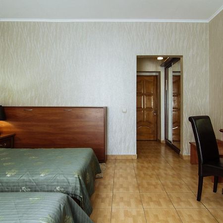 Hotel Verhovina Kiev Luaran gambar