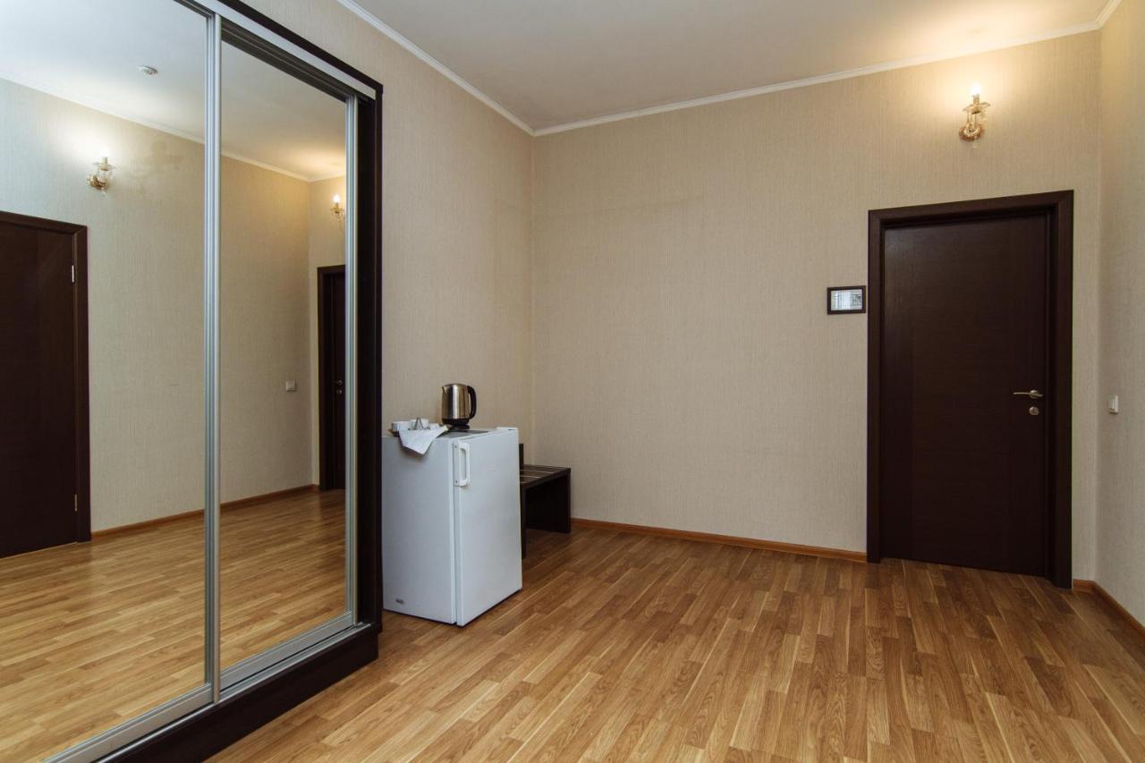 Hotel Verhovina Kiev Luaran gambar