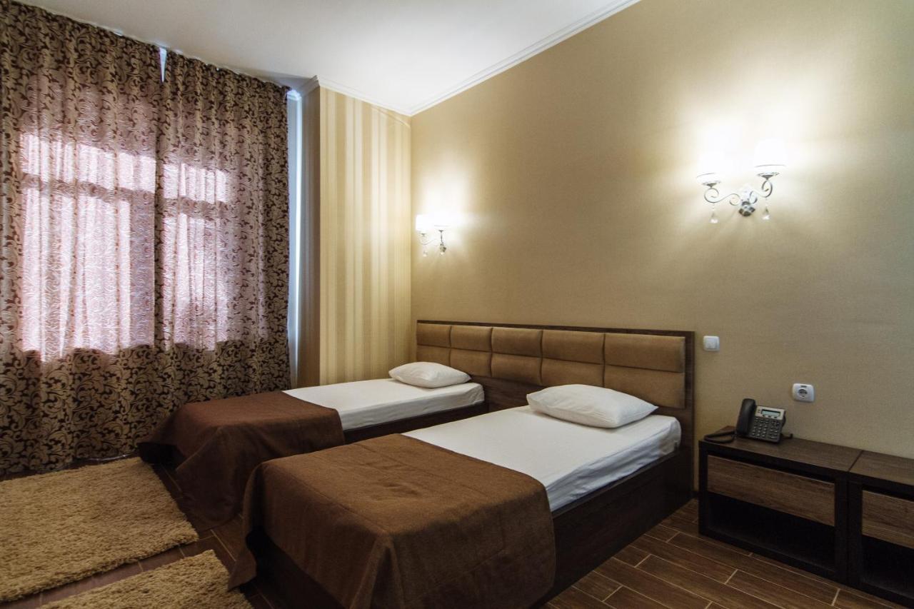 Hotel Verhovina Kiev Luaran gambar