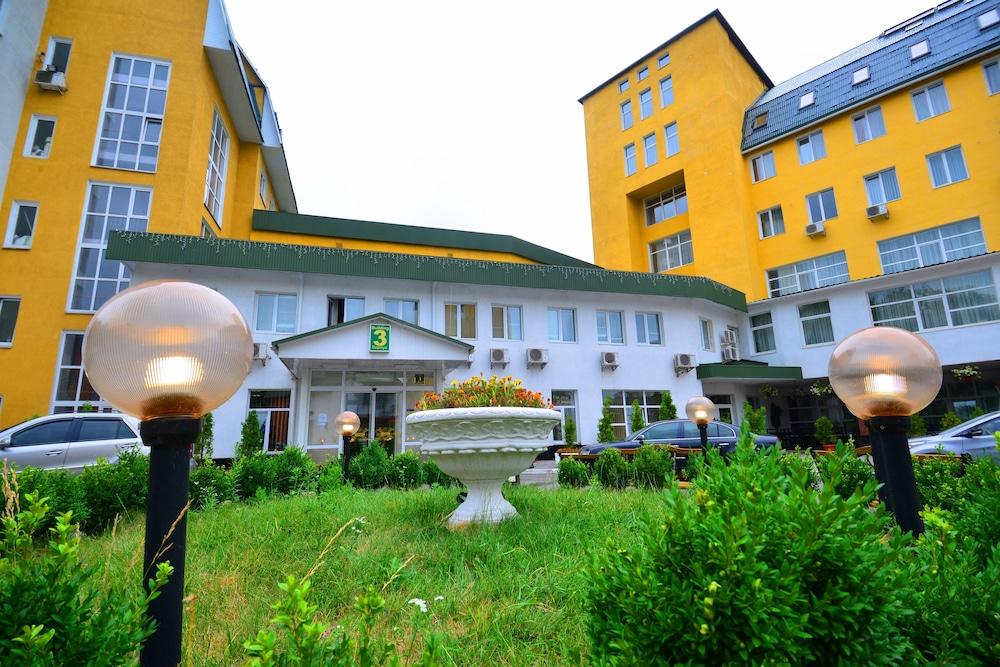 Hotel Verhovina Kiev Luaran gambar