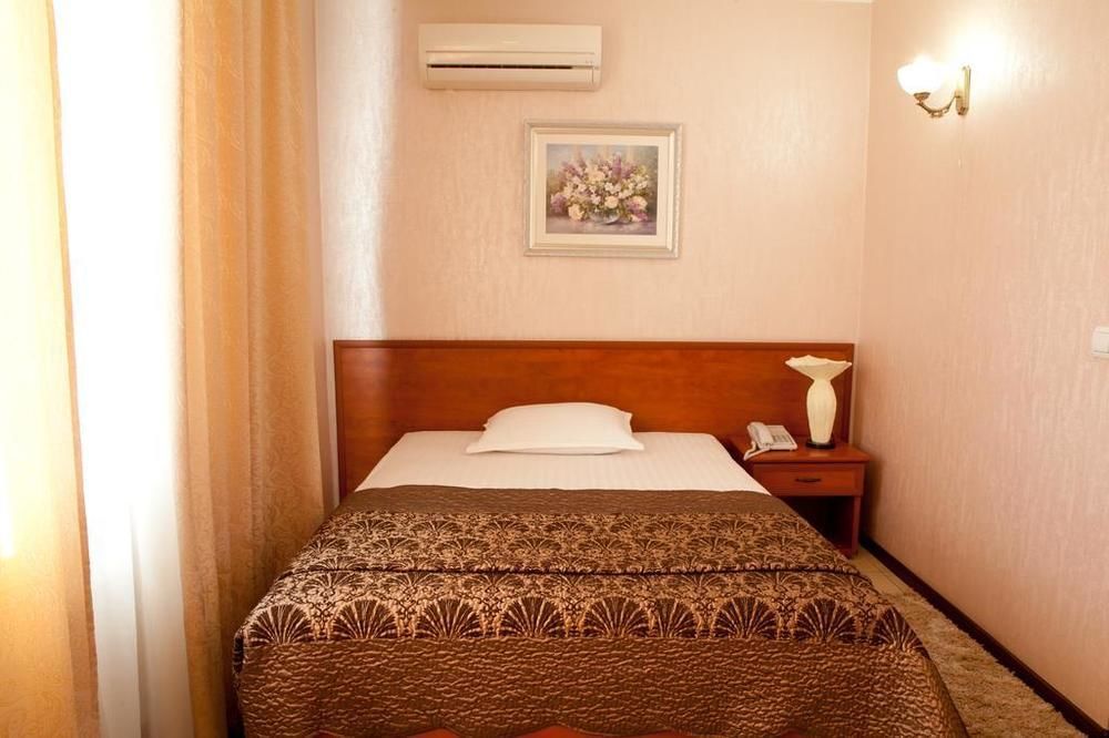 Hotel Verhovina Kiev Luaran gambar