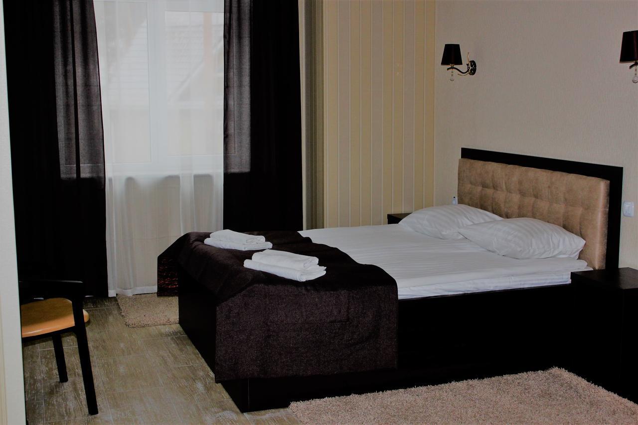 Hotel Verhovina Kiev Luaran gambar