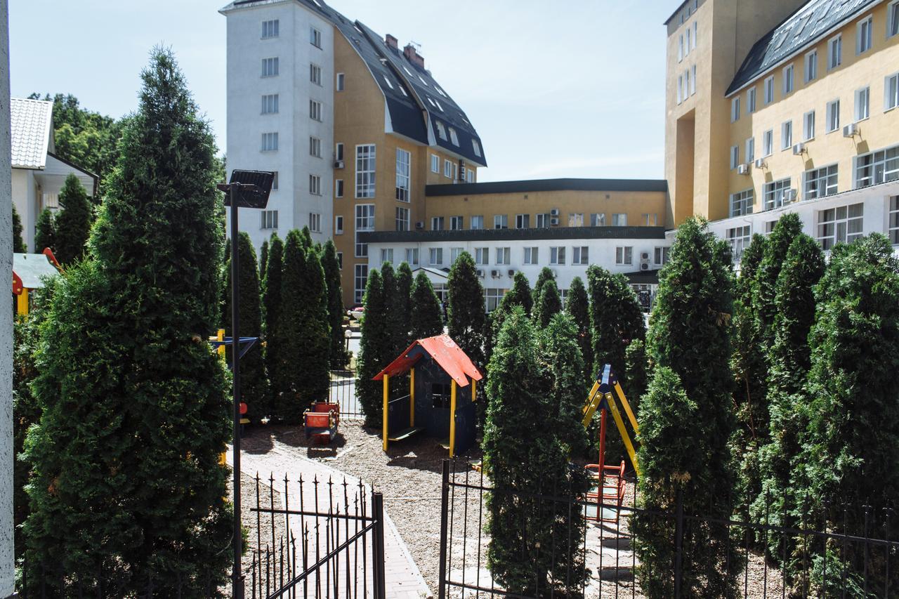 Hotel Verhovina Kiev Luaran gambar