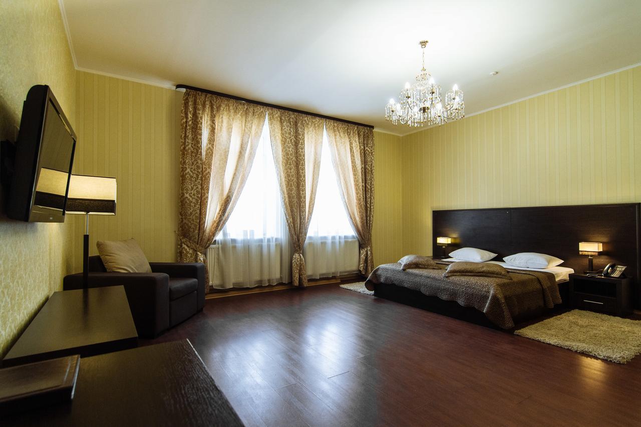 Hotel Verhovina Kiev Luaran gambar