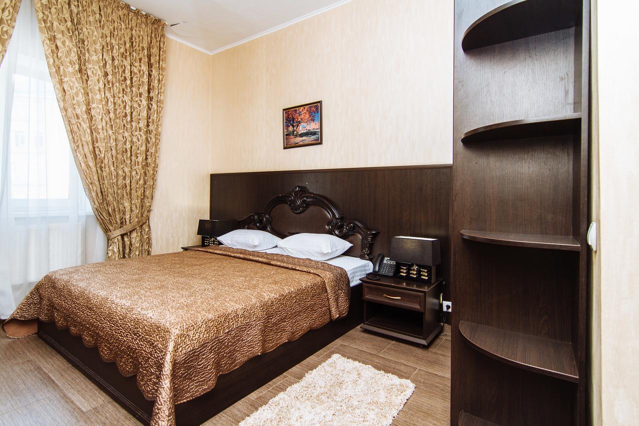 Hotel Verhovina Kiev Luaran gambar