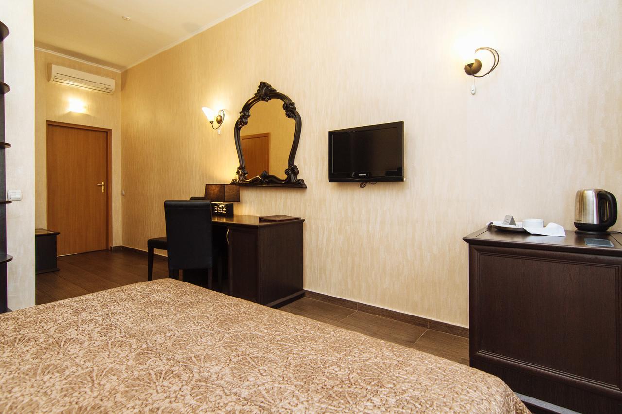 Hotel Verhovina Kiev Luaran gambar