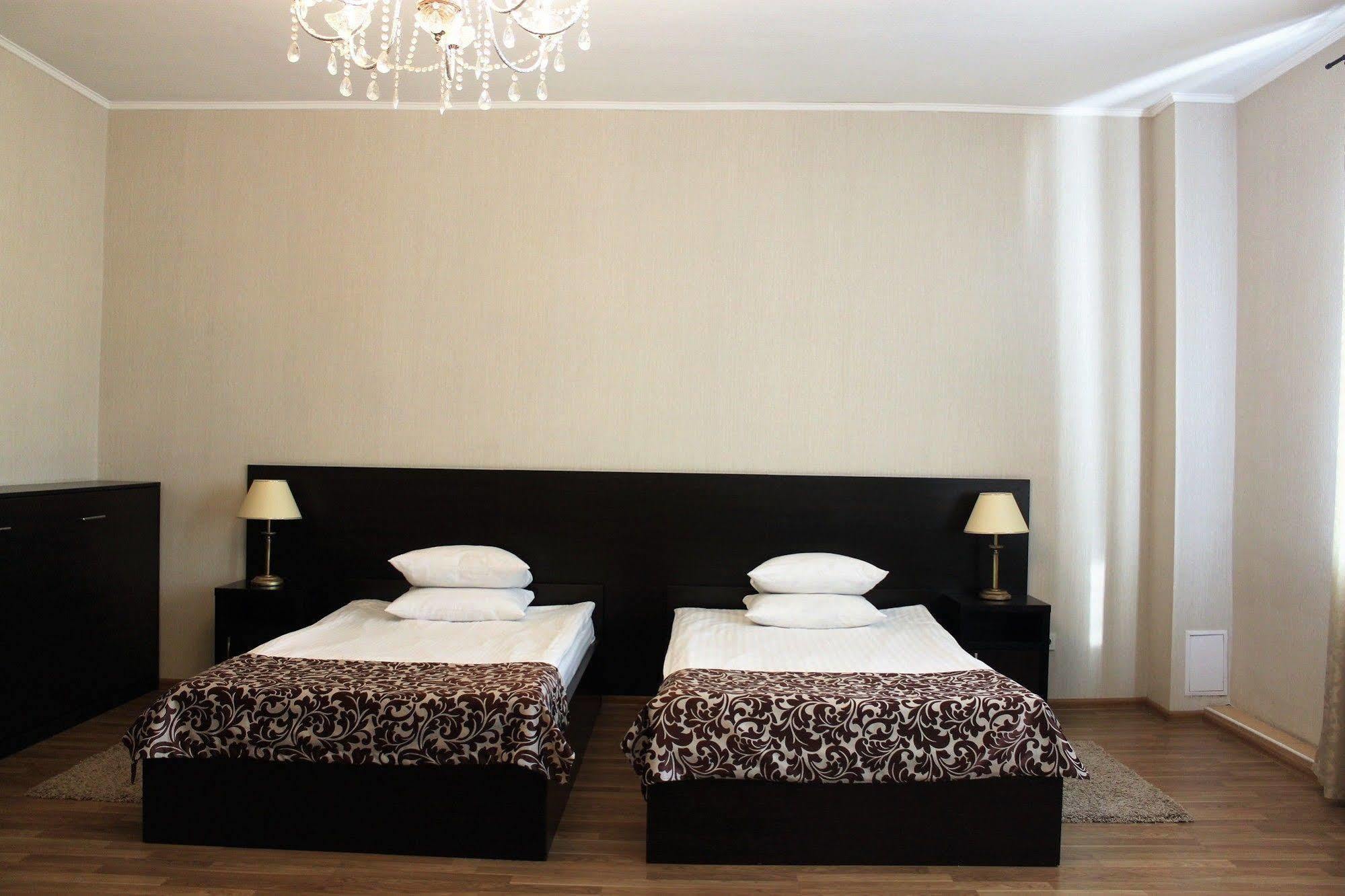 Hotel Verhovina Kiev Luaran gambar